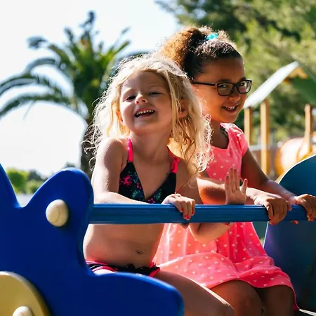 Camping Vilanova Park - Mobile Homes By Lifestyle Holidays Vakantiepark *